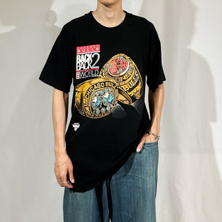 90's "made in USA" FRUIT OF THE LOOM "Chicago Bulls BACKBACK2 WORLD champions" Tシャツ