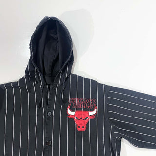 "CHICAGO BULLS" パッチポケット フーデッド コットンツイル ジャケット